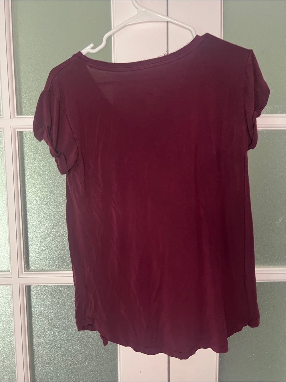 American Eagle Outfitters Women's V-Neck Pocket Tee in Burgundy - Picture 3 of 5